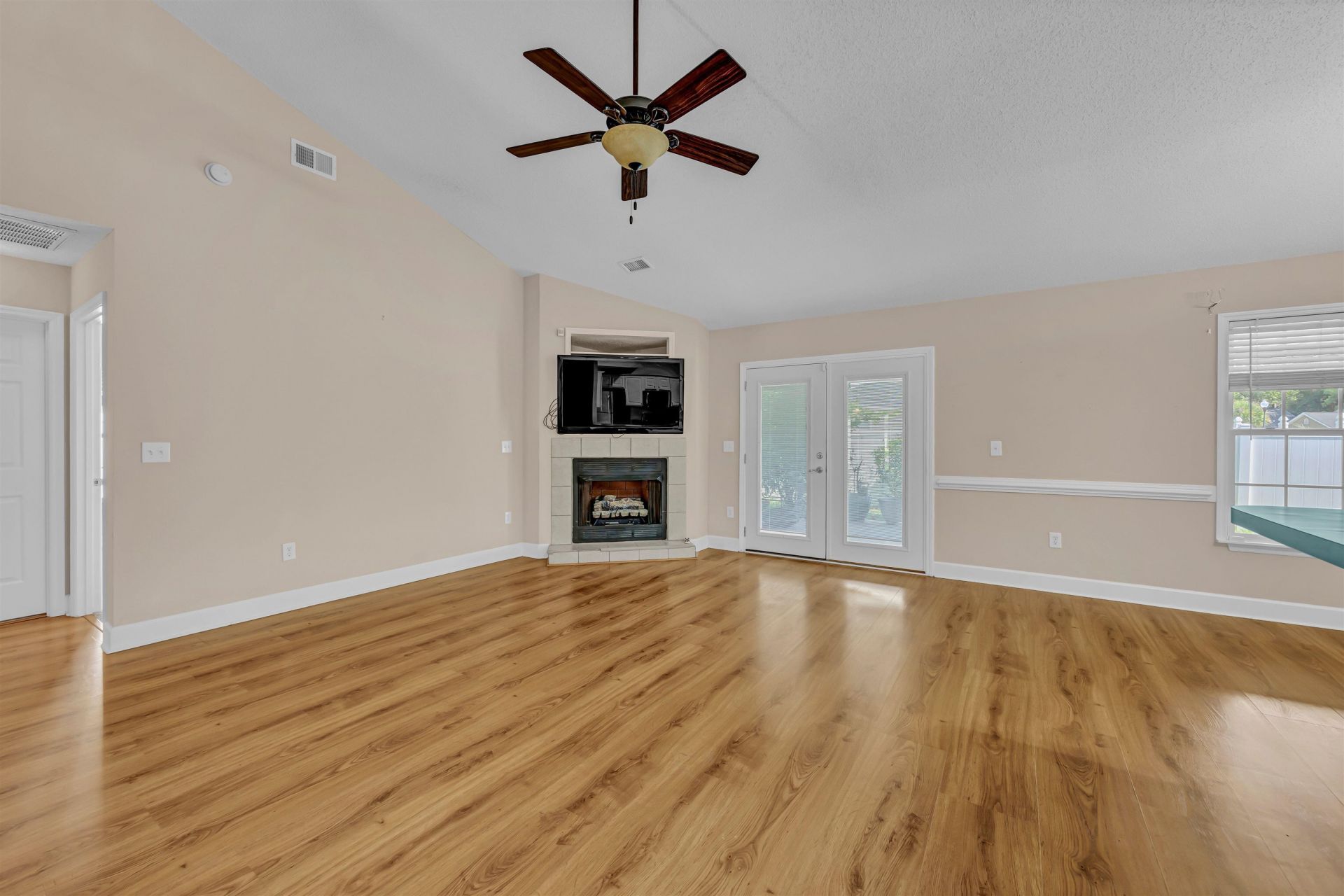 512 Hyacinth Dr. Photo 8