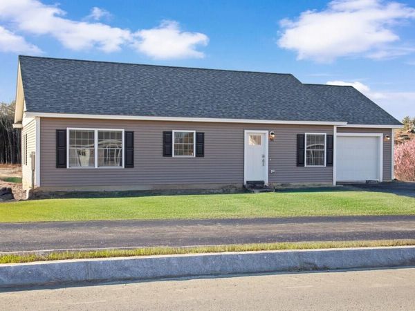 15 Mountainview Drive, Unit 15MVD, Lebanon, NH 03766