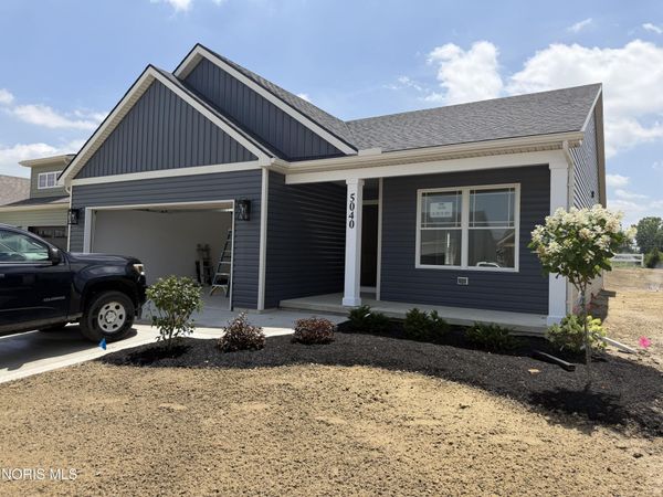 5040 Easton Drive , Oregon, OH 43616