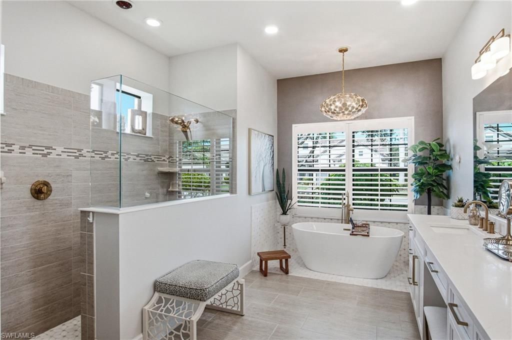 16284 Camden Lakes Cir, Naples, FL 34110 Photo