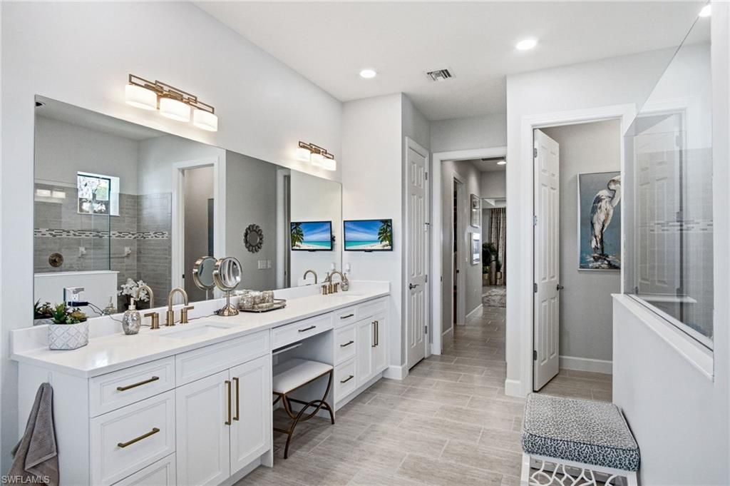 16284 Camden Lakes Cir, Naples, FL 34110 Photo