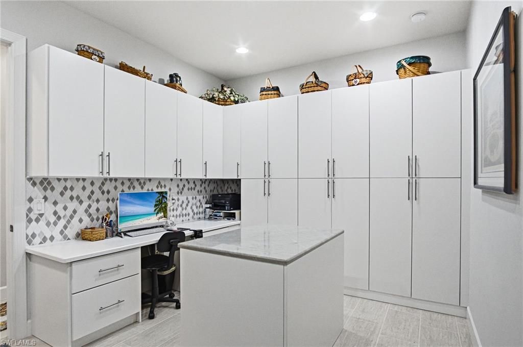 16284 Camden Lakes Cir, Naples, FL 34110 Photo
