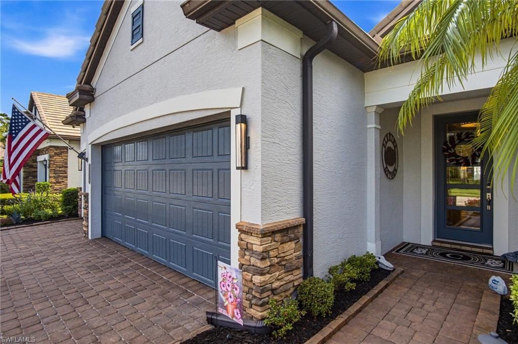 16284 Camden Lakes Cir, Naples, FL 34110 Photo