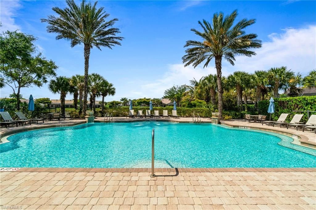 16284 Camden Lakes Cir, Naples, FL 34110 Photo