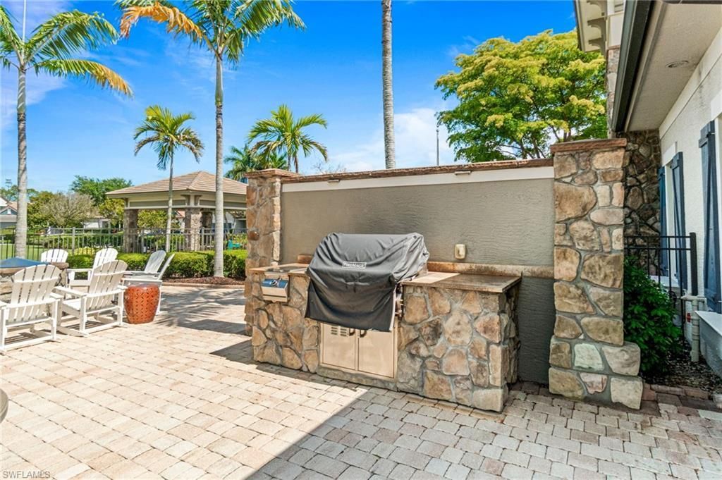 16284 Camden Lakes Cir, Naples, FL 34110 Photo