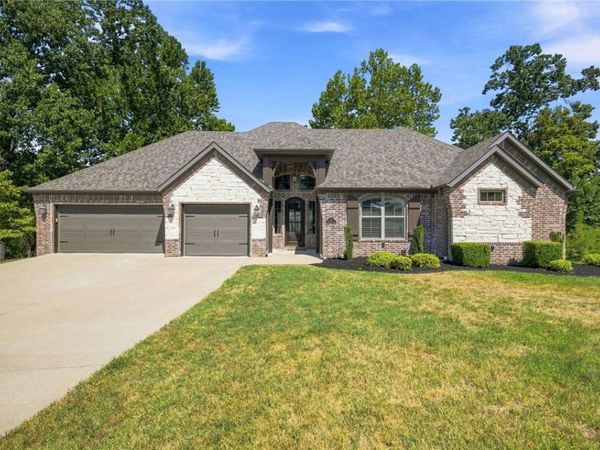 28 Harbour Drive , Bentonville, AR 72712