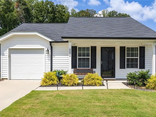 2334 Piccadilly Pines Court , Winston-Salem, NC 27127