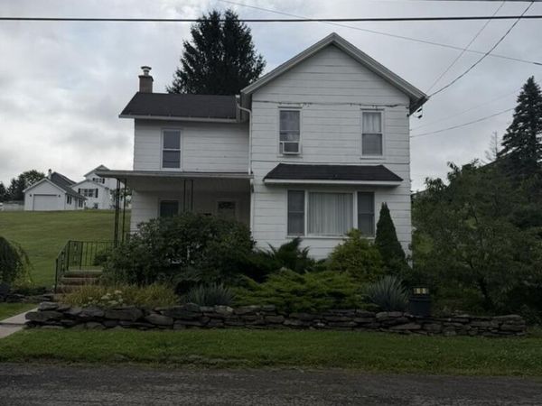 400 Hudson Street, Mayfield, PA 18433