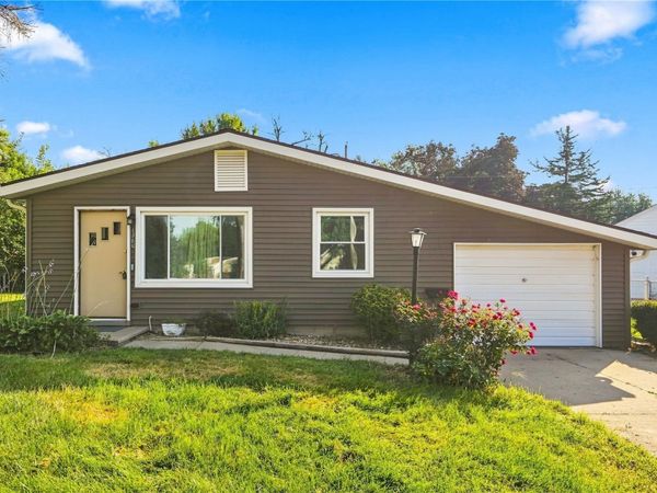 1360 Starry Drive , Marion, IA 52302