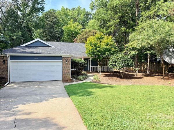 6836 Pin Oak Court, Charlotte, NC 28226