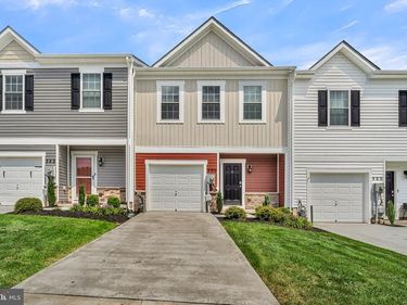 335 LOCUST RUN DRIVE, YORK, PA 17404