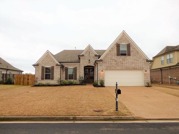 220 MISTY FIELDS DR, Oakland, TN 38060