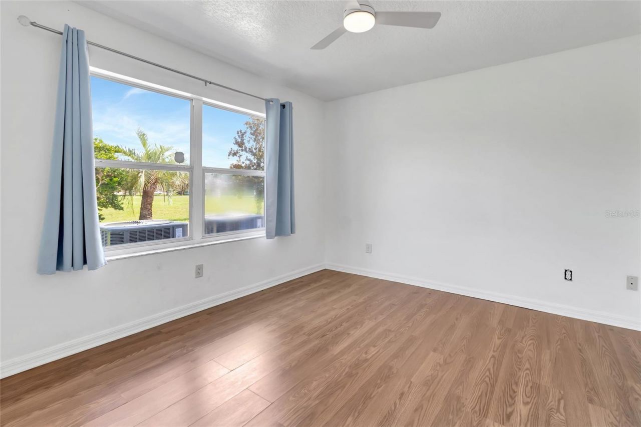 6856 NE 61st Avenue Road , Silver Springs, FL 34488 Photo