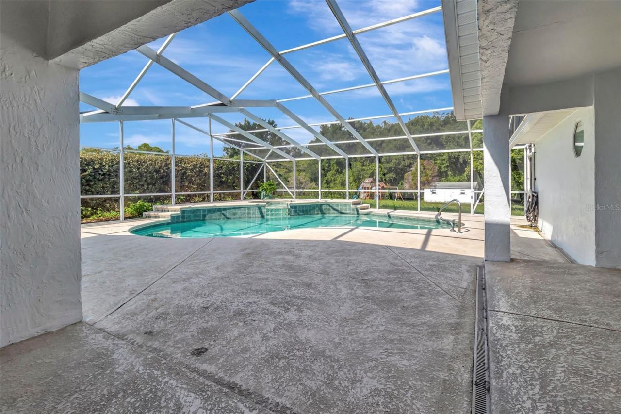 6856 NE 61st Avenue Road , Silver Springs, FL 34488 Photo