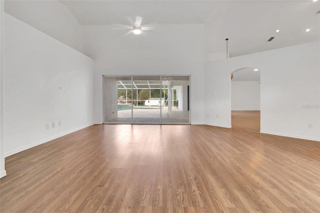 6856 NE 61st Avenue Road , Silver Springs, FL 34488 Photo