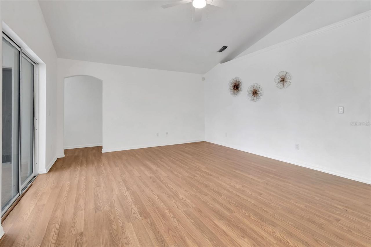 6856 NE 61st Avenue Road , Silver Springs, FL 34488 Photo