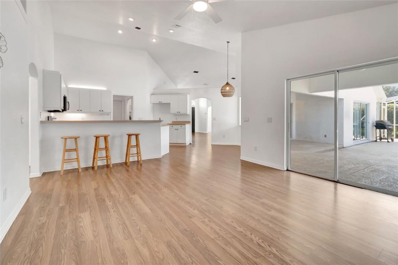 6856 NE 61st Avenue Road , Silver Springs, FL 34488 Photo