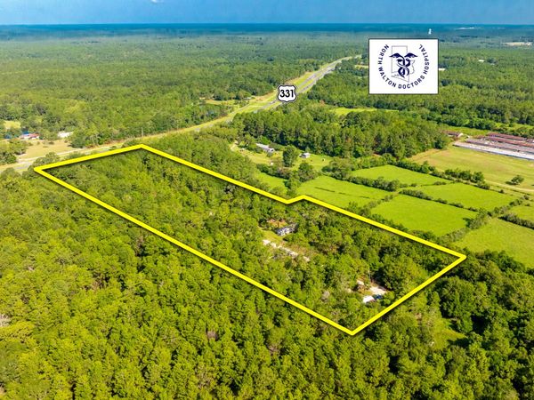 174 S Mobile Village Road, DeFuniak Springs, FL 32435