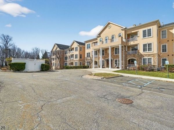 2205 Clinton Ln, Rockaway, NJ 07866