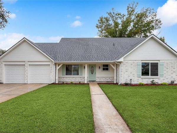 382 OAK TREE Drive, LaPlace, LA 70068