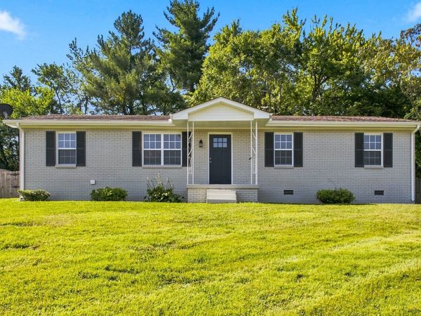 105 Gilliam Ln , Dickson, TN 37055