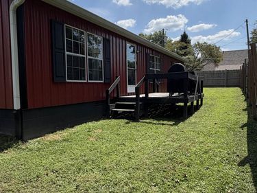 438 W Davis Street, Bloomfield, IN 47424