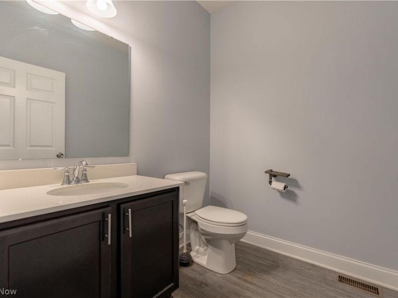 5585 Shadow Ridge Circle NW, North Canton, OH 44720 Photo 13
