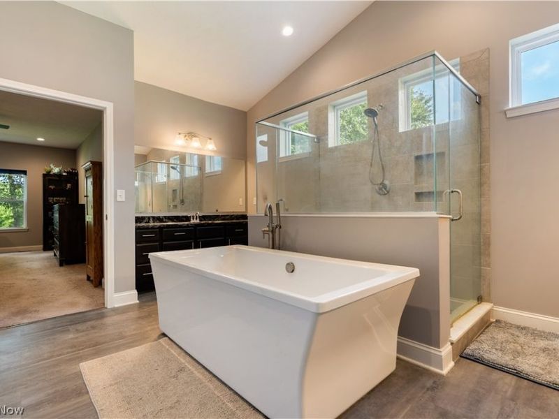 5585 Shadow Ridge Circle NW, North Canton, OH 44720 Photo 18