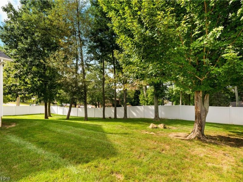 5585 Shadow Ridge Circle NW, North Canton, OH 44720 Photo 31