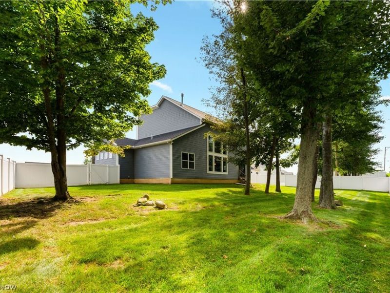 5585 Shadow Ridge Circle NW, North Canton, OH 44720 Photo 33
