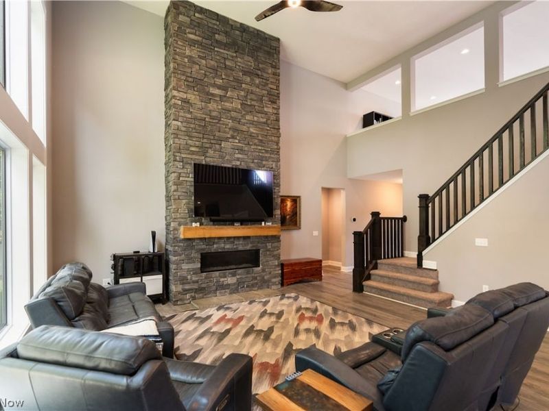 5585 Shadow Ridge Circle NW, North Canton, OH 44720 Photo 7