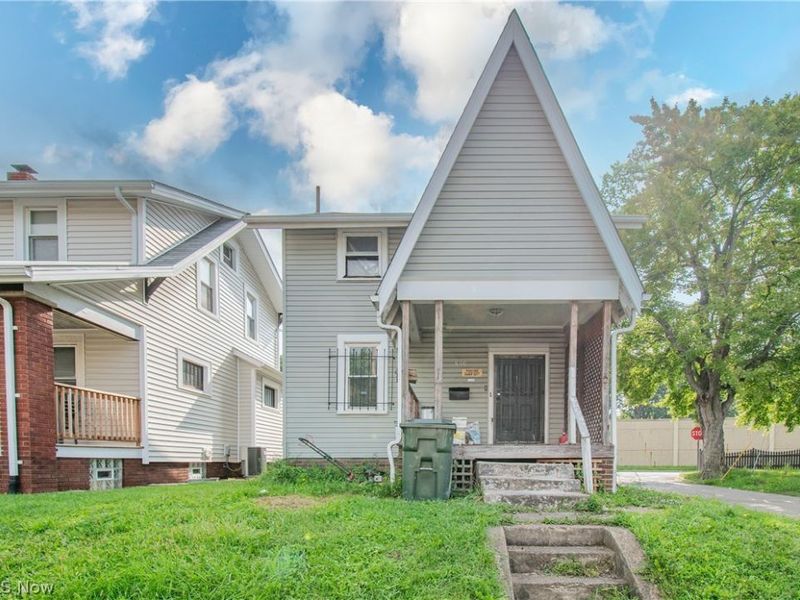 800 Halter Court NW, Canton, OH 44708 Photo 2