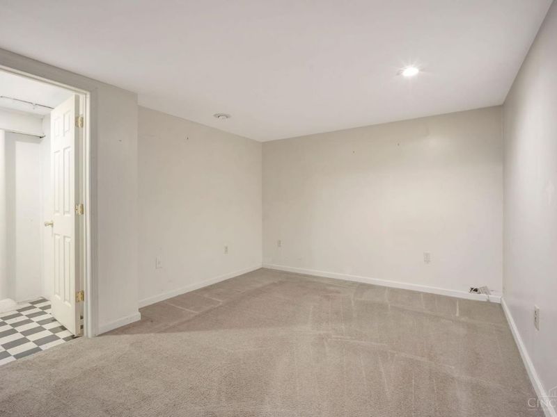 5526 Deervalley Court, Cincinnati, OH 45247 Photo 36