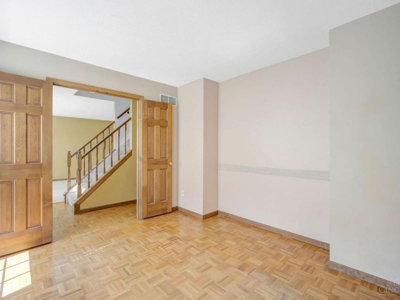 5526 Deervalley Court, Cincinnati, OH 45247 Photo 6