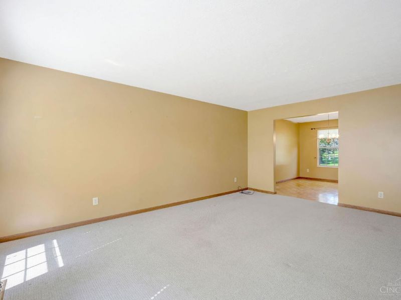 5526 Deervalley Court, Cincinnati, OH 45247 Photo 7