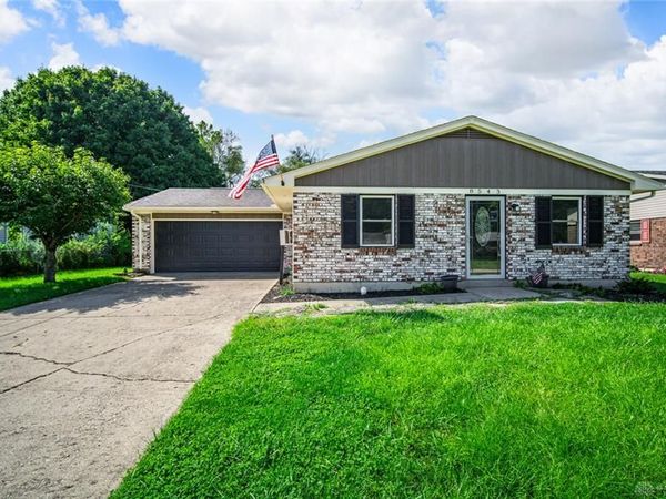 8543 Kingston Drive, Franklin, OH 45005