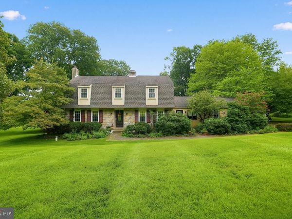 912 WARRIOR ROAD , MALVERN, PA 19355