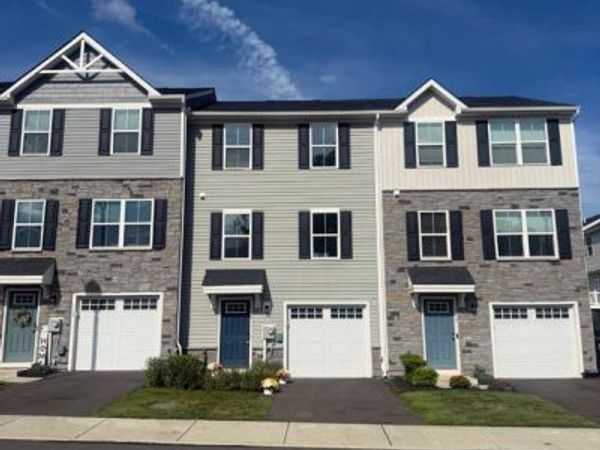 110 VAN FLEET CIRCLE, SANATOGA, PA 19464