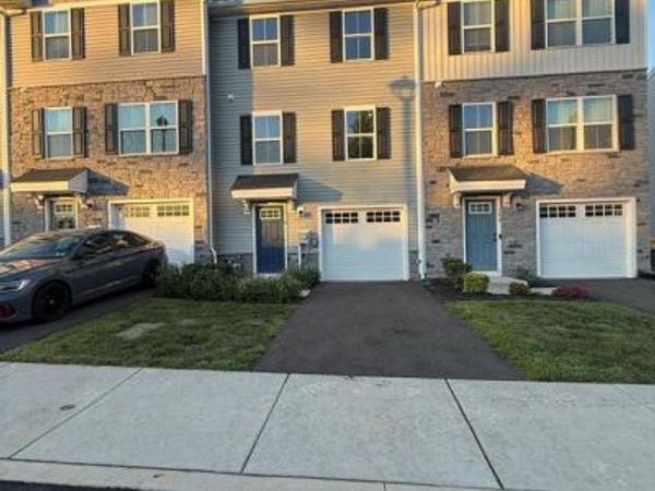 110 VAN FLEET CIRCLE , SANATOGA, PA 19464