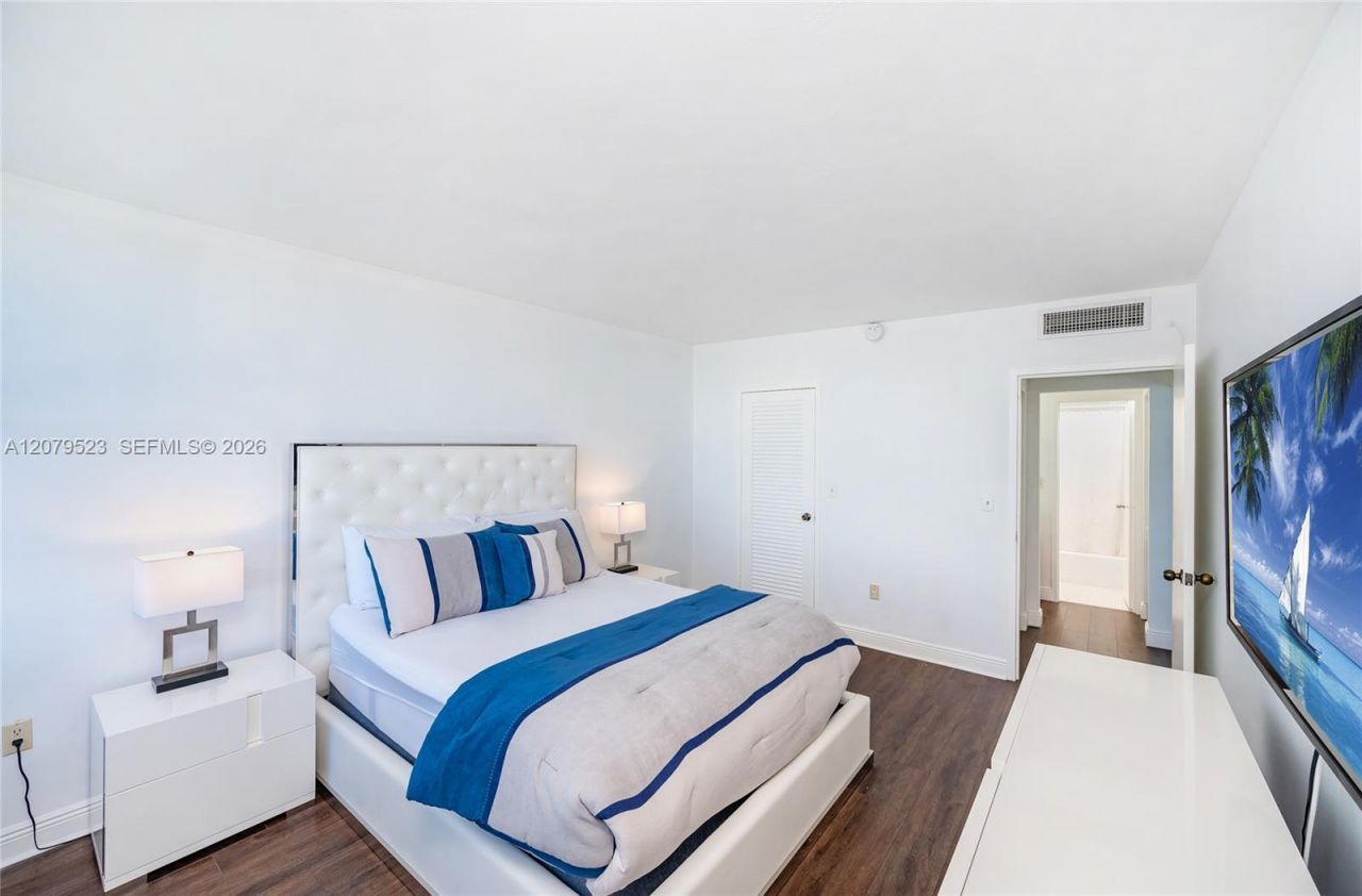 2899 Collins Ave , Unit 1505, Miami Beach, FL 33140 Photo