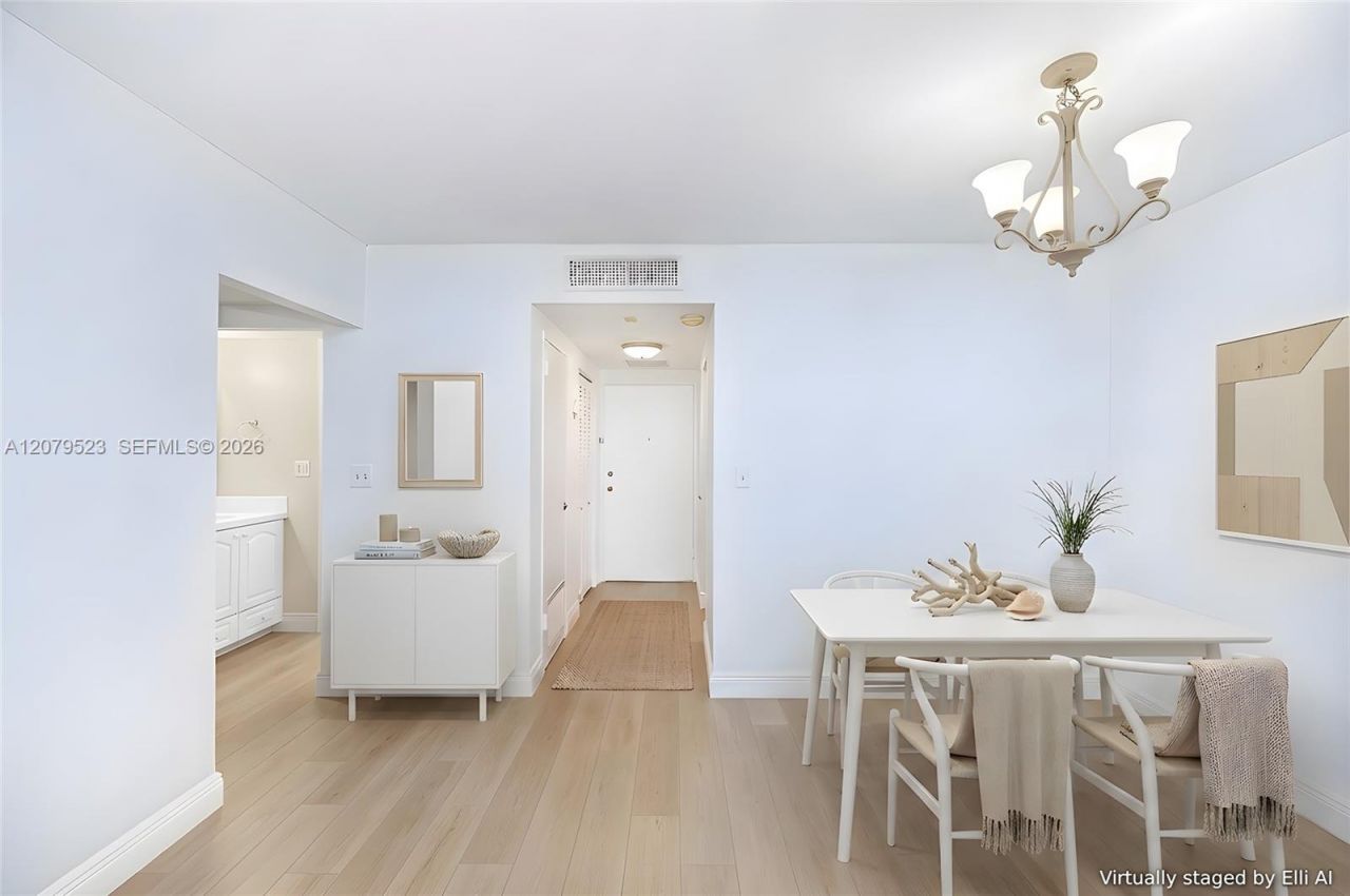 2899 Collins Ave , Unit 1505, Miami Beach, FL 33140 Photo
