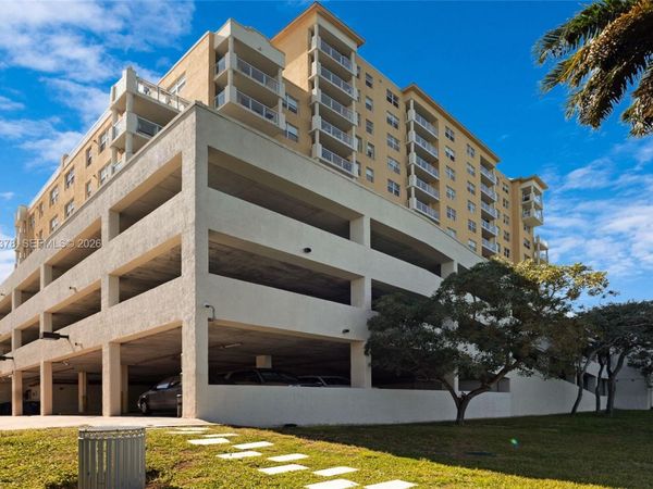 1625 Kennedy Cswy , Unit 1205G, North Bay Village, FL 33141
