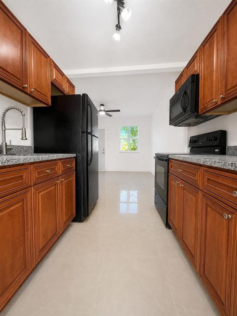 5264 NE 20th Ave, Pompano Beach, FL 33064 Photo