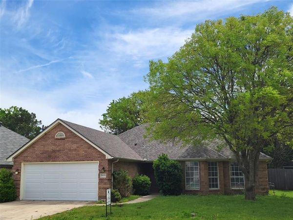 1109 Westgrove Drive, Saginaw, TX 76179