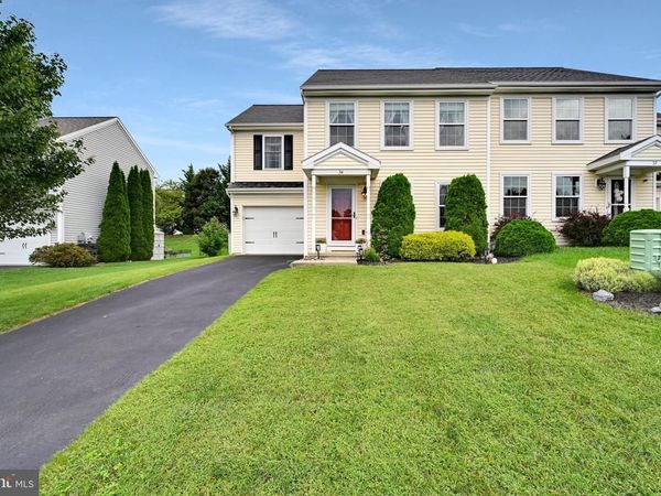 34 SILVER MAPLE CIRCLE, EPHRATA, PA 17522