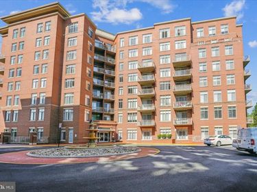 4490 MARKET COMMONS DRIVE, Unit 505, FAIRFAX, VA 22033