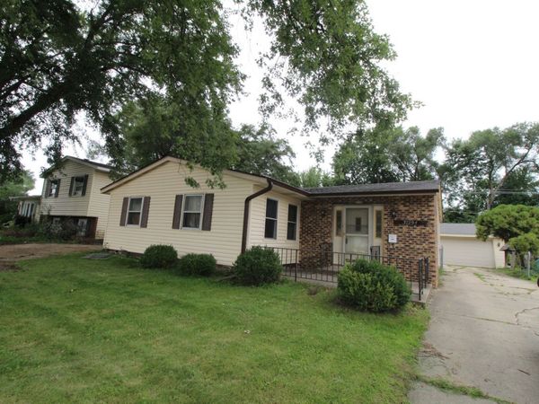 37294 N Grandwood Drive , Gurnee, IL 60031