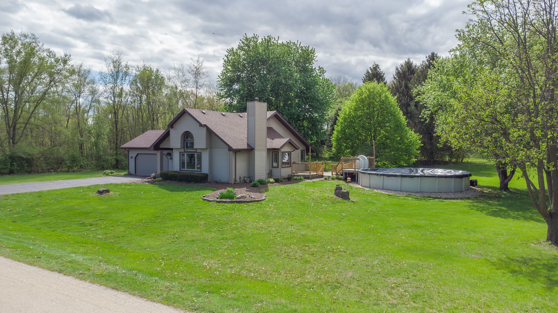 4973 E Lawnside Drive , Byron, IL 61010 Main Photo