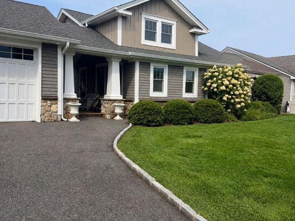 902 Manor Lane , Bay Shore, NY 11706
