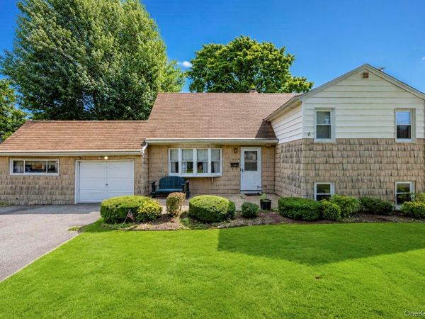 1425 Pine Drive , Bay Shore, NY 11706